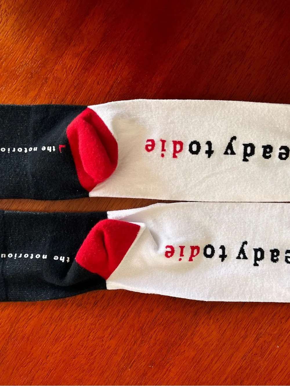 The Notorious BIG Men's Crew Socks - White, Black & Red E14